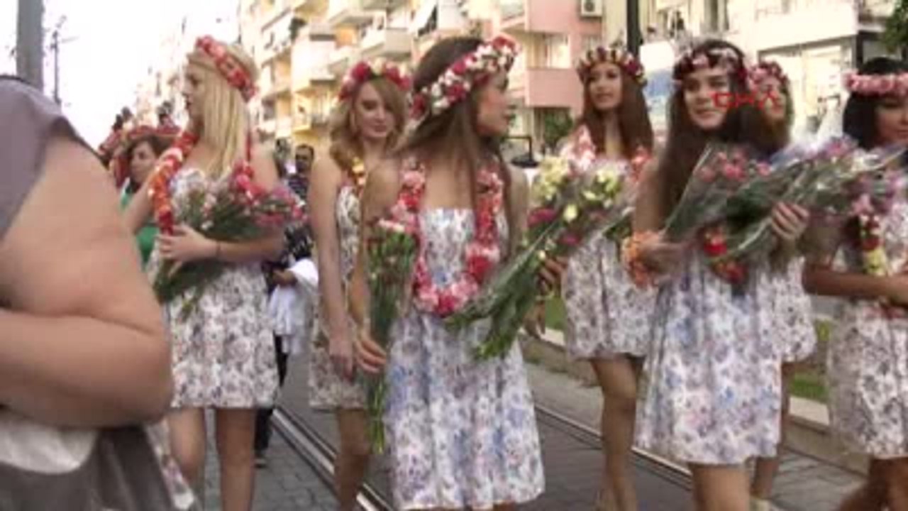 Antalya 'Yine mi Çiçek' Reklamına Çiçekçiden Tepki