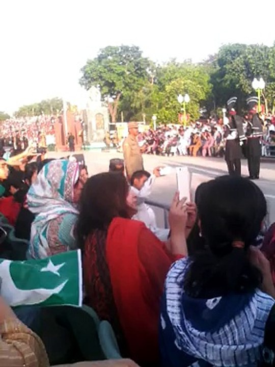 wahga border pakistan rangers soldiers