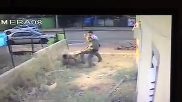 La vidéo choc : Deux policiers israéliens frappent un soldat d'origine éthiopienne