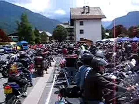 Samoens harley le 8 juillet 2006 067