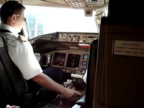 AIR AUSTRAL DECOLLAGE ROISSY CDG/LFPG UU972