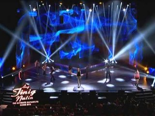 Sarah G, Jason, Monique, Darren sing "Burning Up"