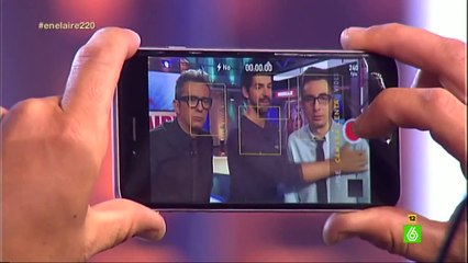 Berto Romero graba un vídeo para Miguel Ángel Muñoz- 'Podría estar besándole toda la vida'