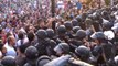 Başbakanlık Önünde Protesto Düzenleyen Grup ile Polis Arasında Arbede
