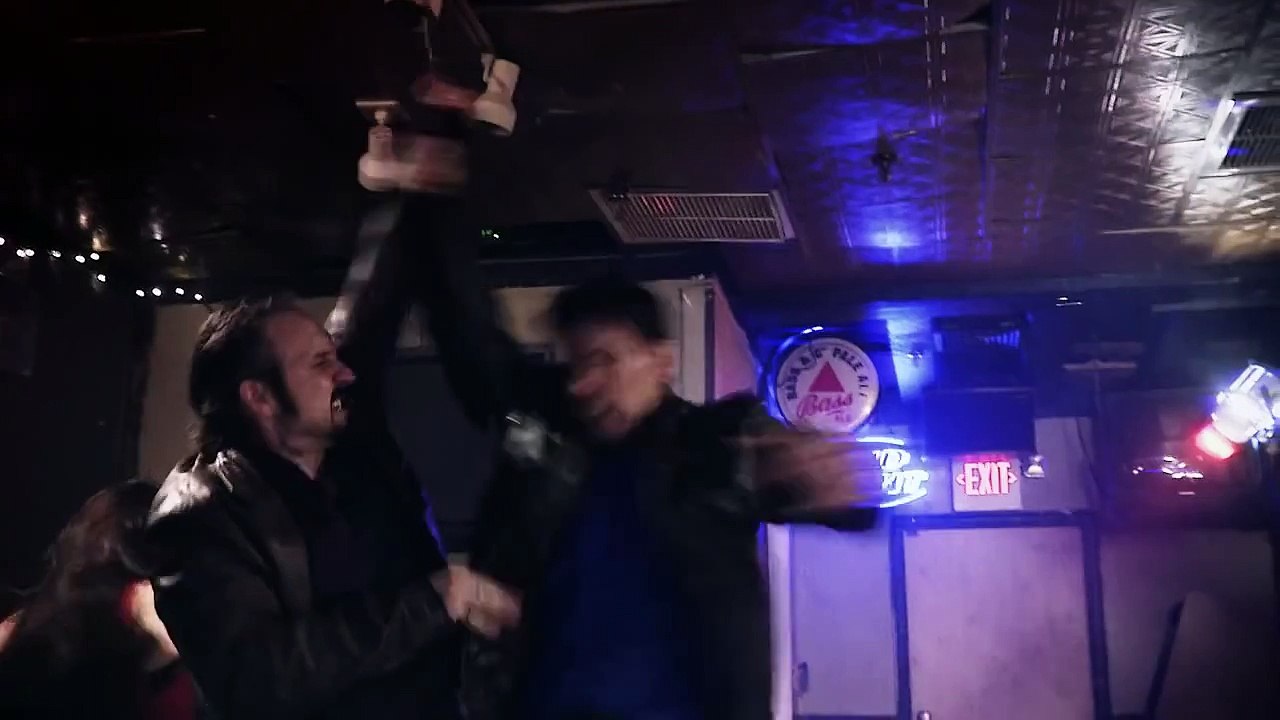 THE NIGHT NEVER SLEEPS- TRAILER