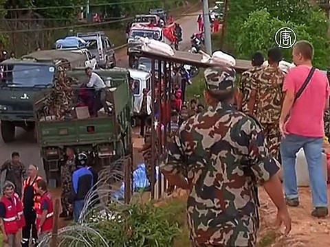 Непальцы в отдаленных регионах не ели больше недели