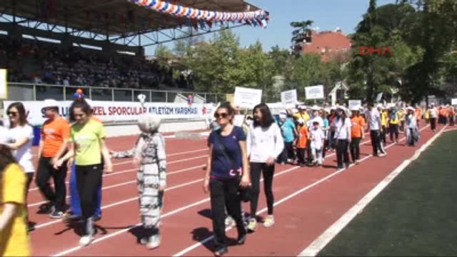 Beşiktaş ve Galatasaray'ın Efsane İsimleri Üsküdar 9.ulusal Özel Sporcular Atletizm Yarışmaları?nda...