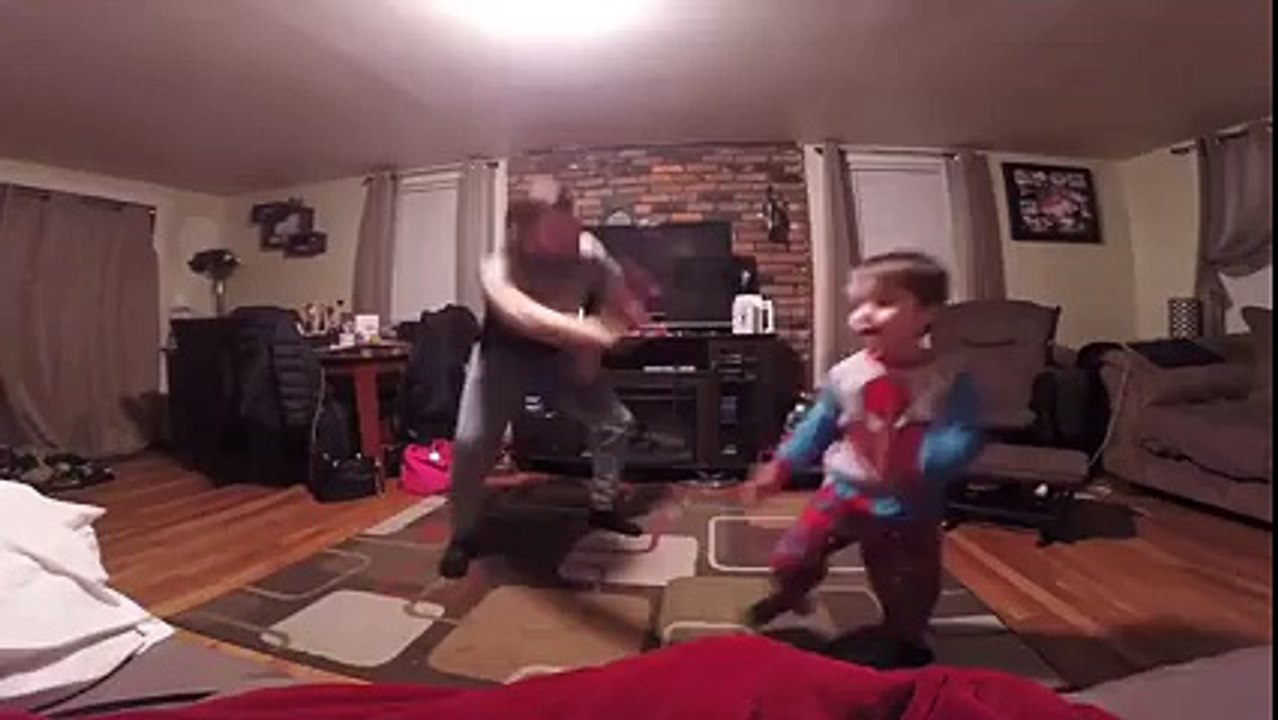 Un Papa Qui Joue avec son Fils est un Super PAPA