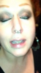 Un miroir qui laisse apercevoir les dames aux toilettes , WTF!!