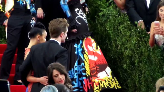 Met Gala in NYC 2015: Robert Pattinson and FKA Twigs (1)