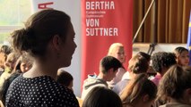 Manuela Schwesig besucht Berliner Gymnasium zum EU-Projekttag an deutschen Schulen