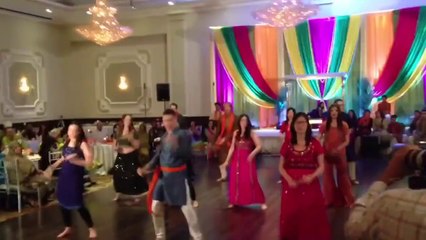 Chammak Challo Cute Girl Mehndi Dance Pakistani Mehndi Dance