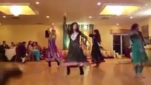 Mujhe Rang De Mehndi Dance Cute Pakistani Girls Dancing