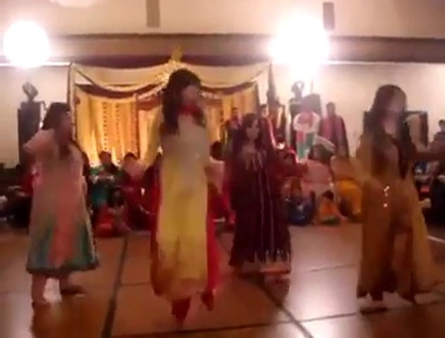 Lala Lala Lala Ho Gai Awesome Dance Performance