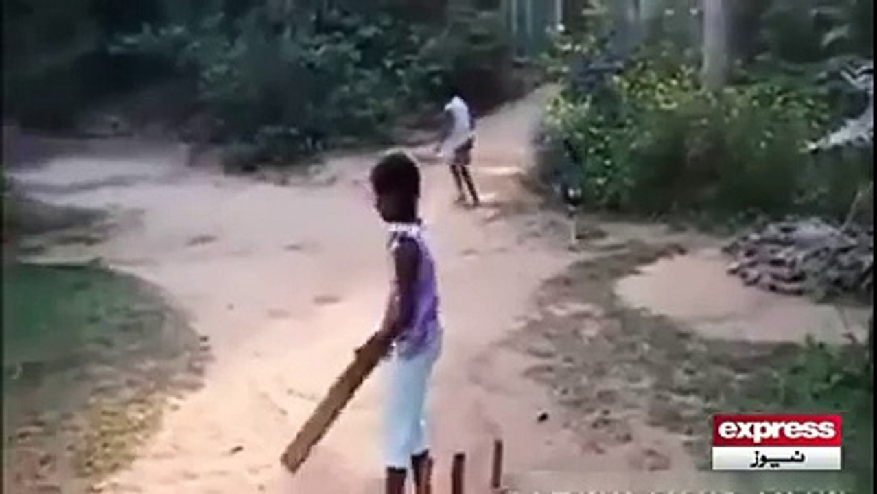 Have you Even seen a Cricket Match like This ? #CutenessOverloaded
