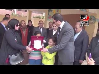 محافظ بني سويف يحتفل بيوم الشهيد بمدرسة الشهيد محمد شاكر