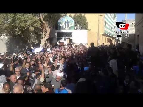 أهالى ضحايا «مذبحة داعش» يتظاهرون أمام كنيسة العذراء بالمنيا