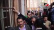 مرشح للبرلمان يحرج خالد يوسف أثناء تقديم أوراق ترشحه
