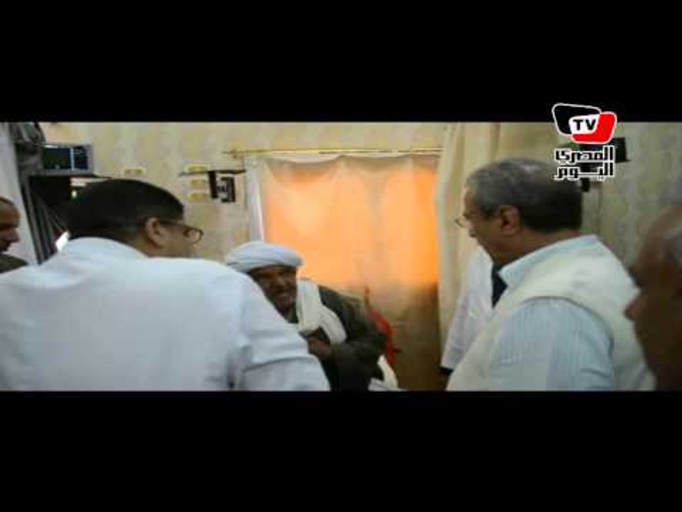 جولة مفاجئة لمحافظ المنيا بمستشفى سمالوط العام