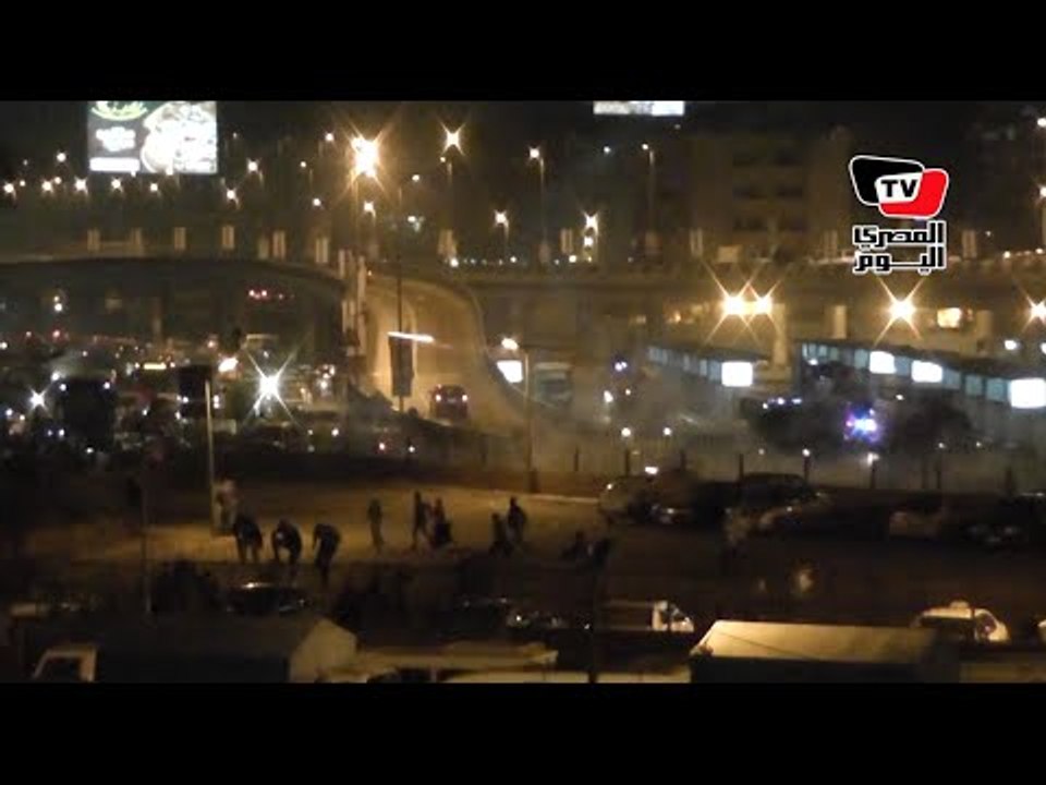 لحظة فض ميدان عبد المنعم رياض من المحتجين على ح...