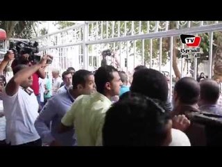 مشادات بين مصورين صحفيين وأمن معهد الكبد.. ومنعهم من التصوير واحتجازهم داخله