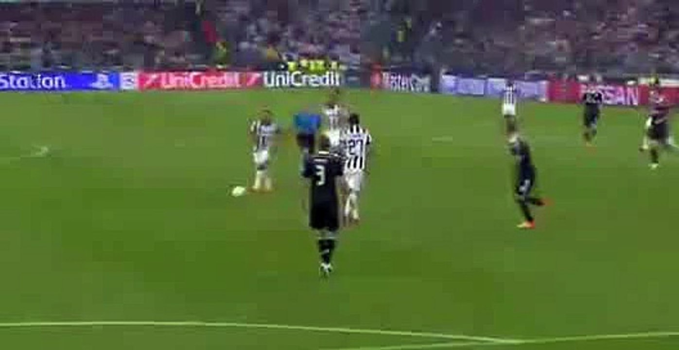 Juventus vs Real Madrid 0-0 Carlos Tevez hits the post but offside 05.05.2015