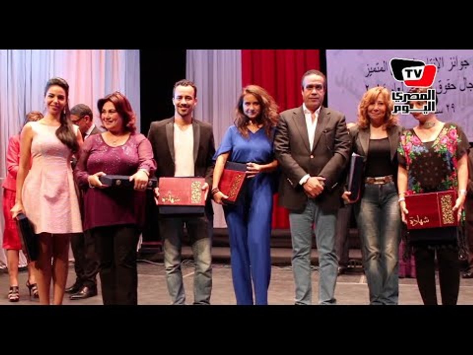 القومى لحقوق الإنسان يكرم «سجن النسا» و«عد تنازلى»