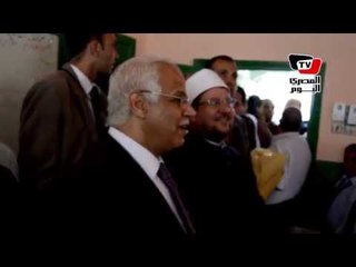 انقطاع التيار الكهربائى خلال زيارة محافظ القاهرة ووزير الأوقاف لمدرسة بشبرا