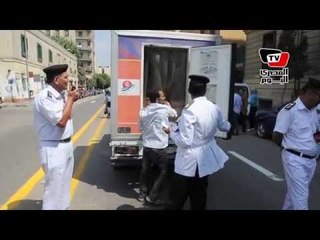 الأمن يقود حملة مرورية في شوارع  القاهرة