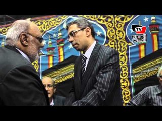 ياسر زرق ومكرم محمد أحمد وجمال الغيطاني في عزاء فنان الكاريكاتير مصطفى حسين