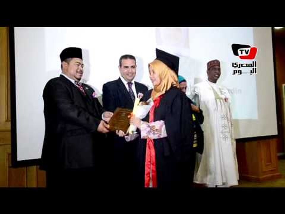 جامعة المنصورة تحتفل بتخريج دفعة من الوافدين الماليزيين