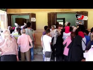مئات الطلاب يتوافدون على أماكن استخراج بطاقات اختبارات القدرات