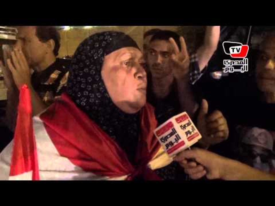 مدام إيمان بعد الهجوم على باسم يوسف تطالب بتنفيذ أحكام الإعدام على قيادات الإخوان