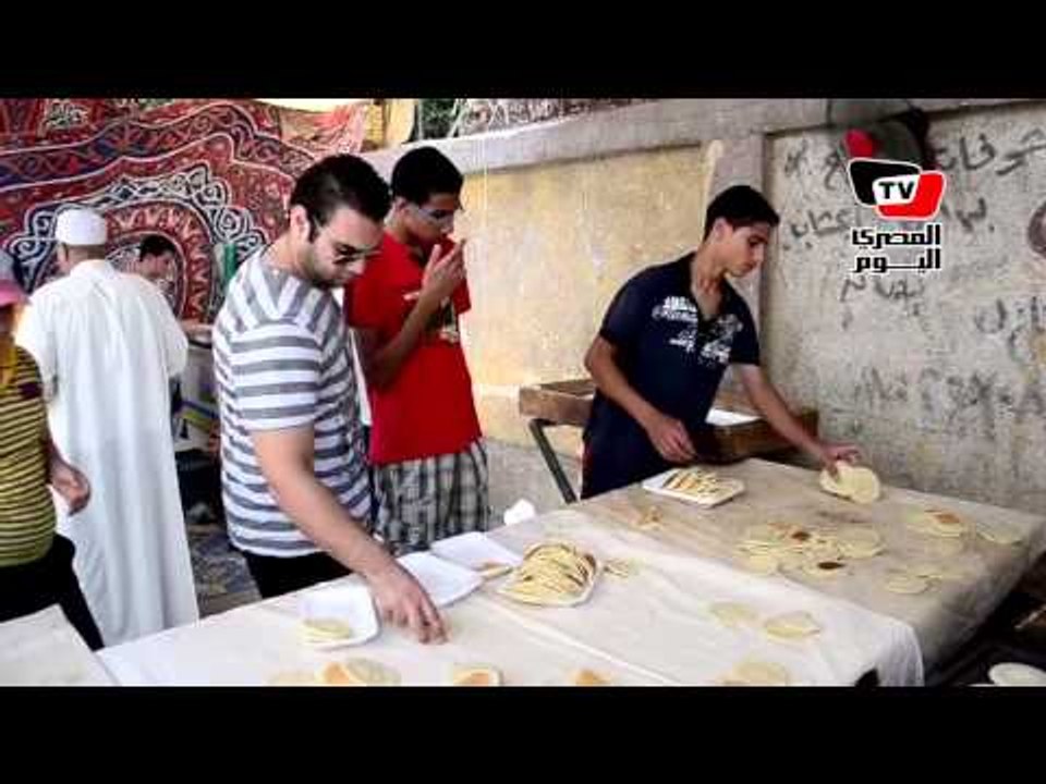 بدون تعليق.. عادات رمضانية - صناعة القطايف والإ...