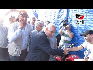 محافظ القاهرة يشهد حفل «التضامن» لتوزيع دراجات البخارية  لدعم المعاقين