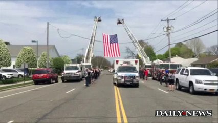 下载视频: Thousands of Cops Expected at Services for Slain NYPD Officer Brian Moore