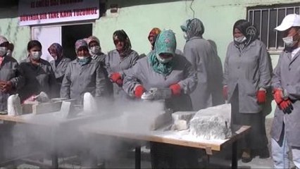 Kaya Tuzuna Kadınlar Hayat Veriyor