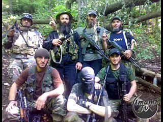 أرى الاحبة ... من دنياي قد رحلوا