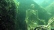 Dans les eaux du Colorado, deux squelettes plus vrais que nature découverts par un plongeur