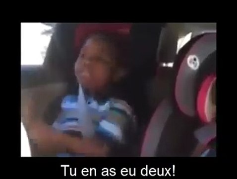 Ce gamin Pète les Plombs quand il apprend que sa Mère est Enceinte