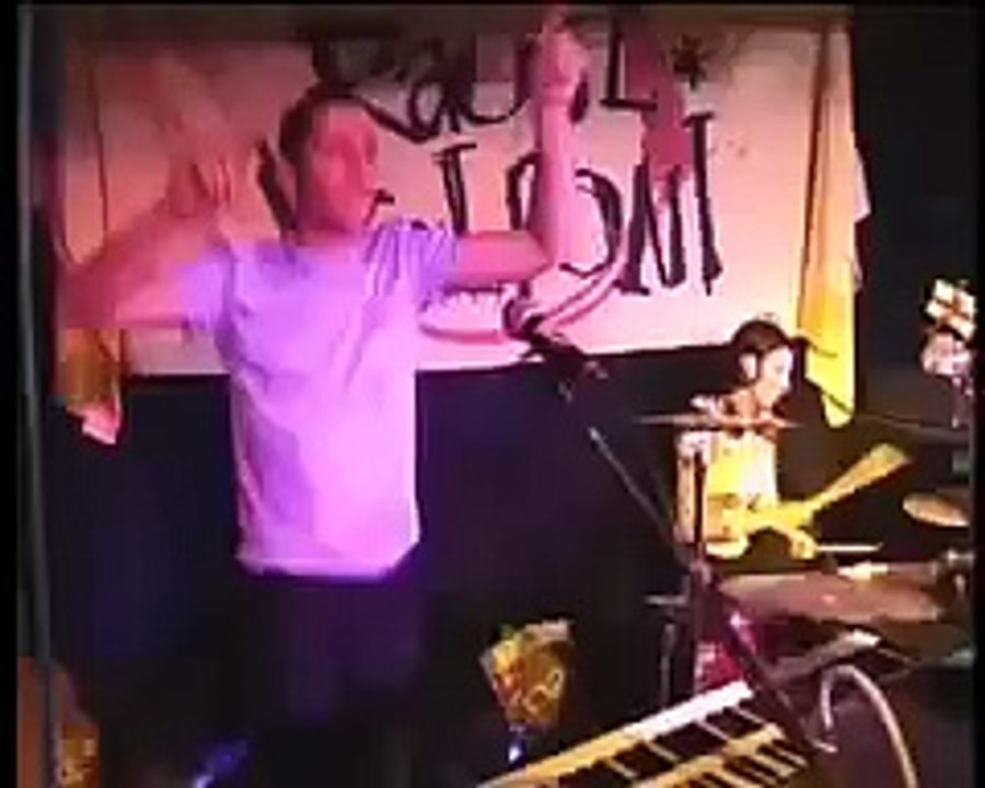 Les Raoul Volfoni  clip Paris ce matin
