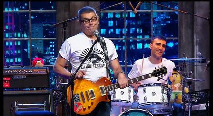 The Noite (28/04/15) - Papo com Vivi Fernandes