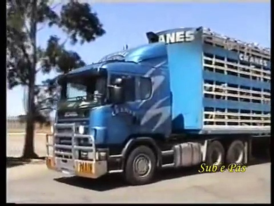 Australia - ROAD TRAINS parade 1