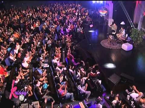 Darla and Jed Madela in a singing showdown