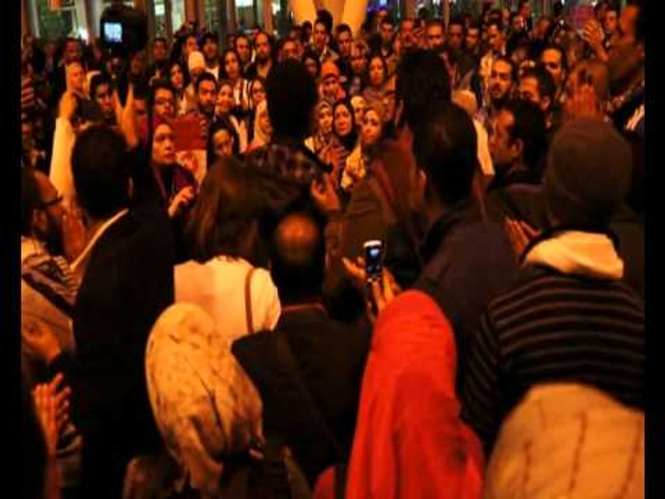 «حرارة » فى المطار