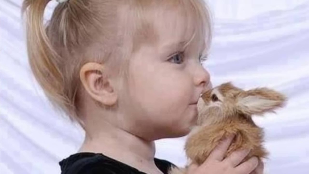 FUNNY FRIENDSHIP OF  CHILDREN AND ANIMAL