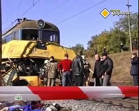 Неохраняемый переезд. Авария на Украине. Поезд в огне.