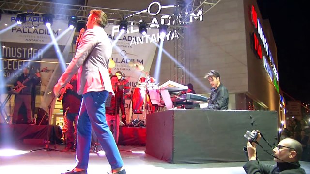 Mustafa Ceceli Konseri uzun