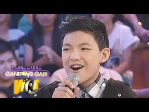 Darren mimics Michael Jackson, Ariana Grande