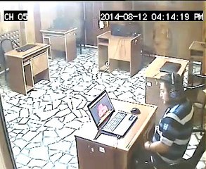 hhahahahaha dekho larke k kam... uffff had h..